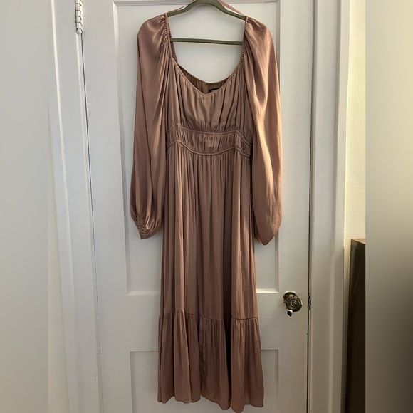 Dusty rose, silky, long sleeve dress - Picture 2 of 3